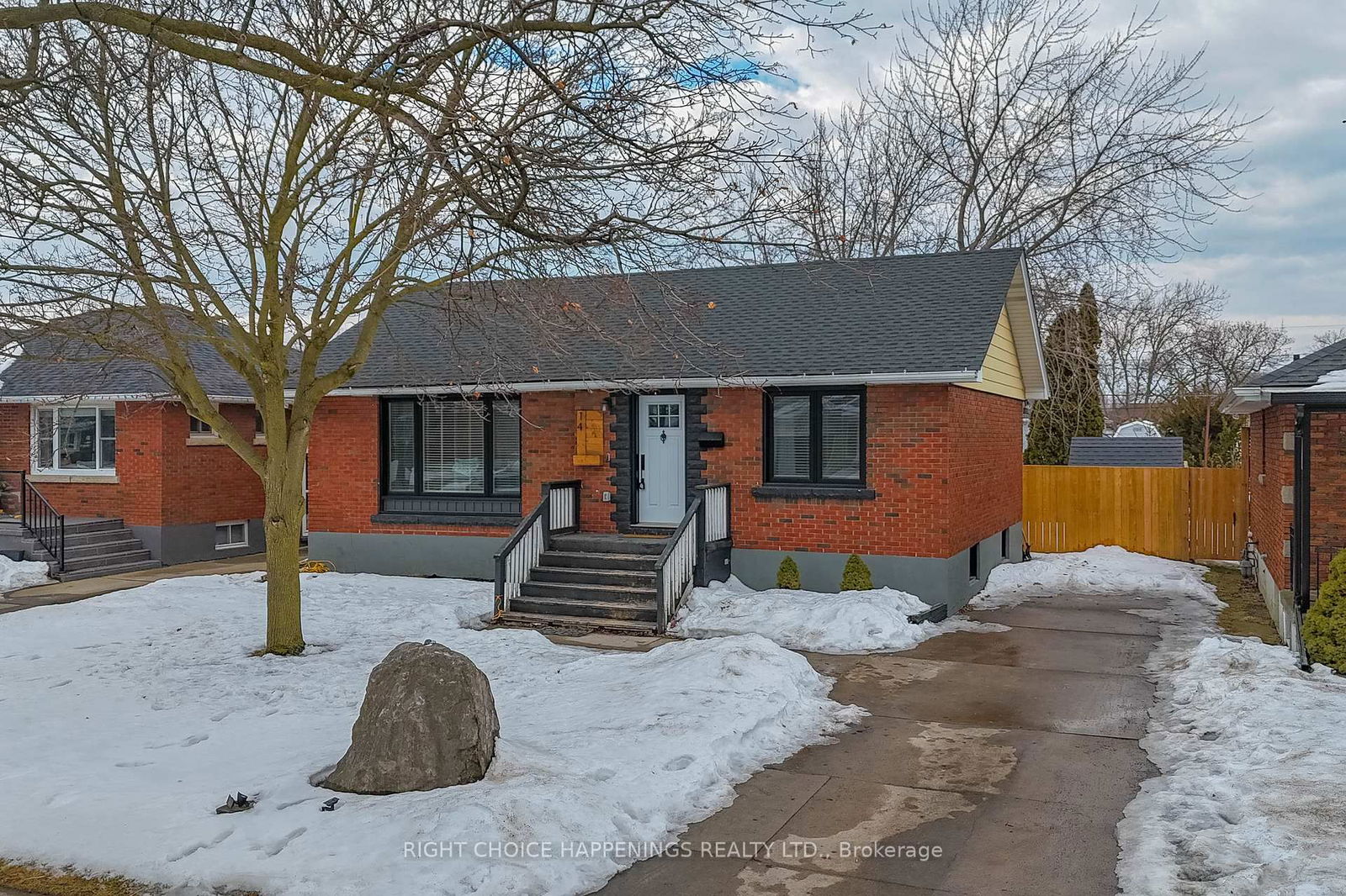 Detached House sold at 14 Thompson Avenue, Thorold, Thorold Downtown, L2V 2M8 - MLS: X11988557