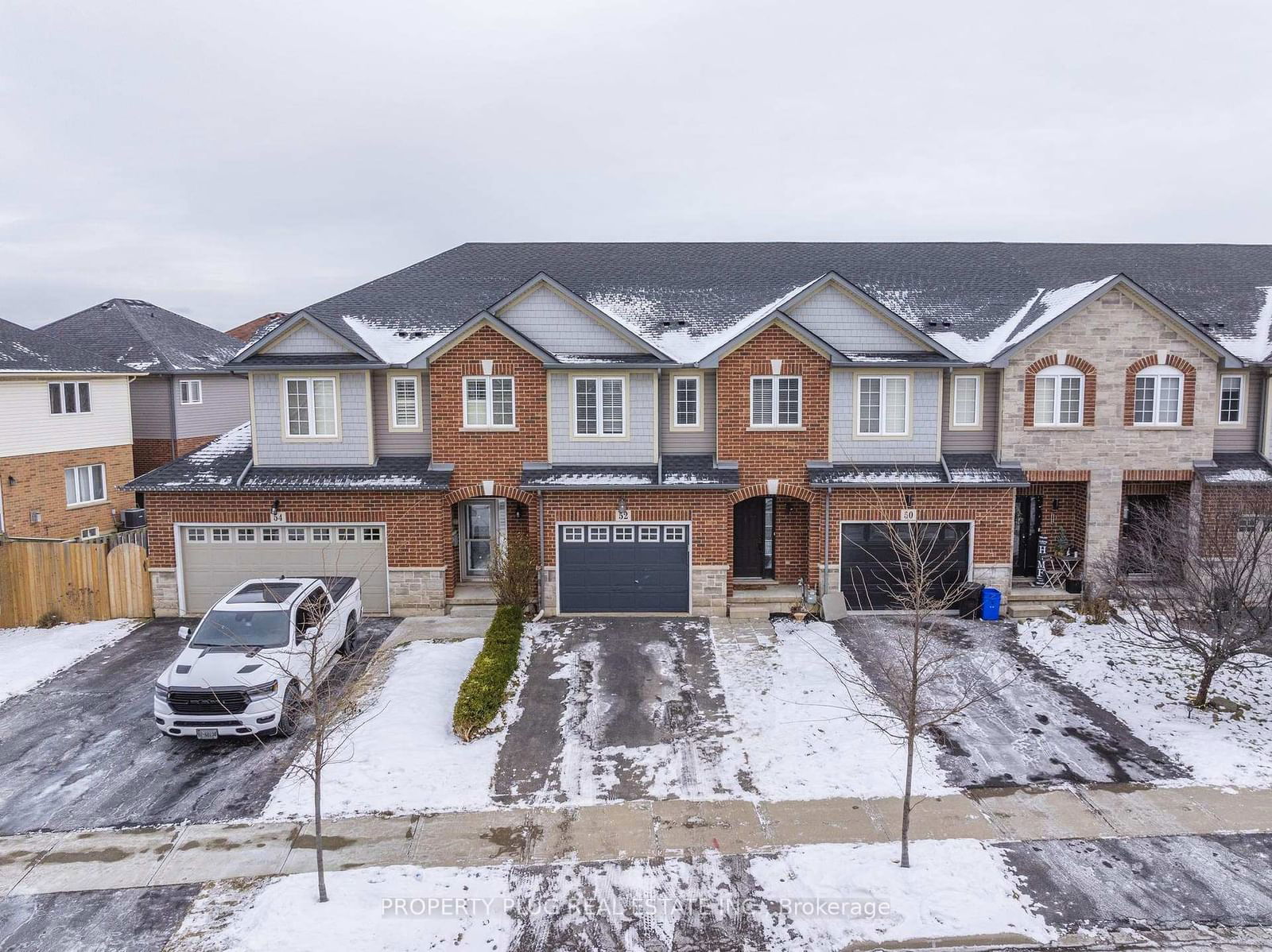 Townhouse for sale at 52 Dartmouth Gate, Hamilton, Stoney Creek, L8E 0B9 - MLS: X11988598