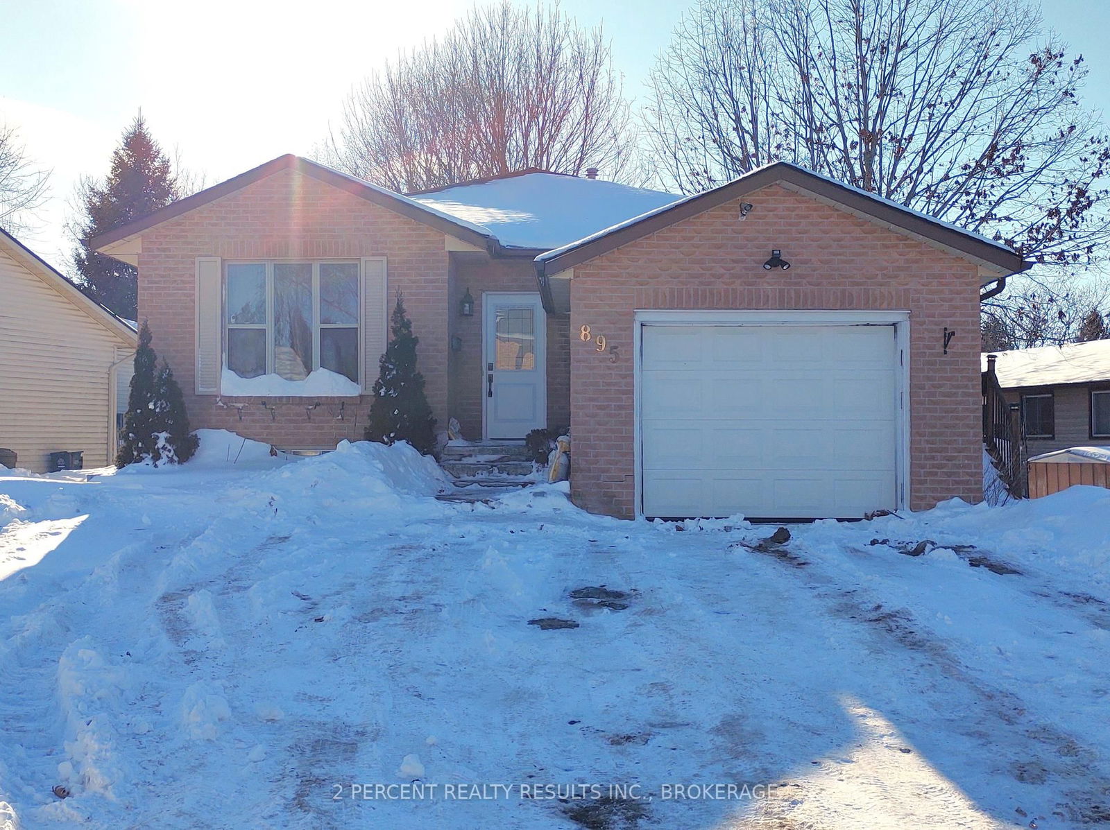 Detached House sold at 895 Brothlin Crescent, Kingston, East Gardiners Rd, K7M 7X3 - MLS: X11988637