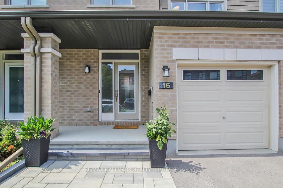 Townhouse for sale at 16 Plank Street, Kanata, 9010 - Kanata - Emerald Meadows/Trailwest, K2V 0M5 - MLS: X11988681