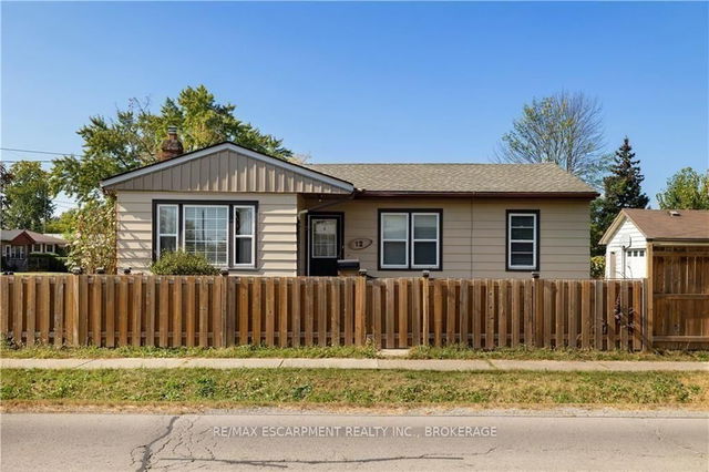 Upper - 12 FERNDALE Avenue