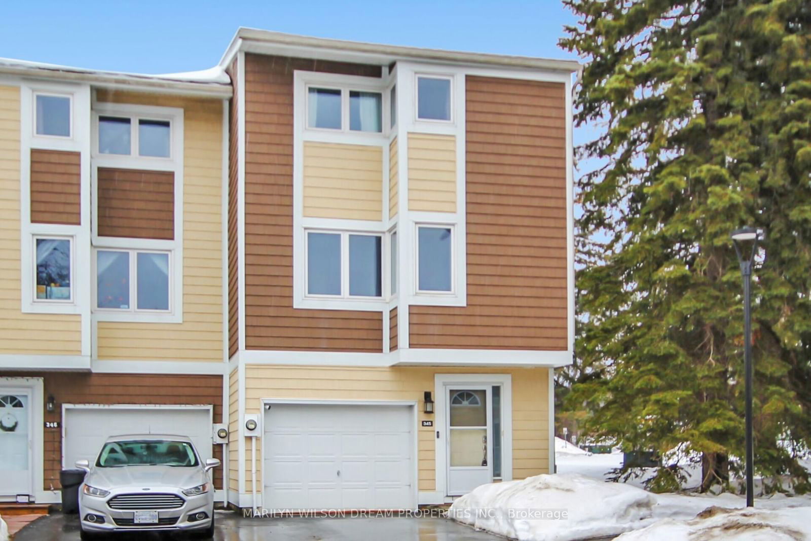 Townhouse sold at 345 Stowe Court, Ottawa, Kanata - Beaverbrook, K2K 1Z6 - MLS: X11989069