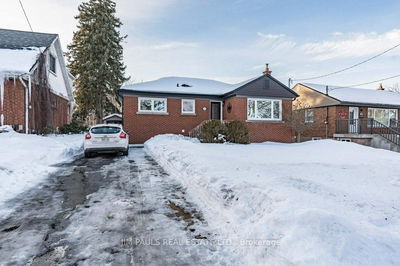 Detached House for sale at 130 West 23rd Street, Hamilton, Westcliffe, L9C 4V7 - MLS: X11989147