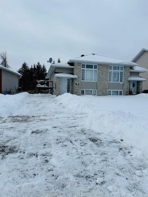 Semi-Detached House for sale at 341 Emma Avenue, Cornwall, 717 - Cornwall, K6J 0A2 - MLS: X11989223