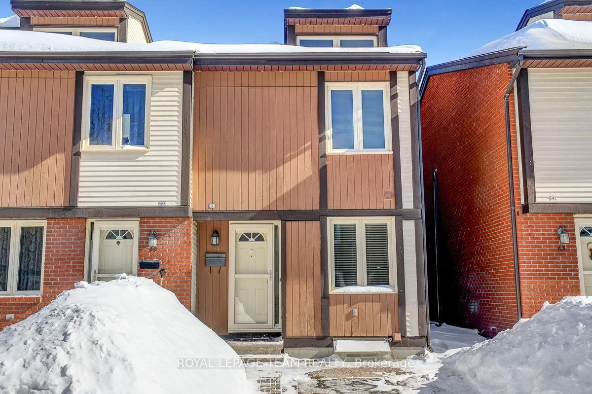 Townhouse sold at 61-811 Connaught Avenue, Britannia Heights - Queensway Terrace N and Area, 6203 - Queensway Terrace North, K2B 8K3 - MLS: X11989244