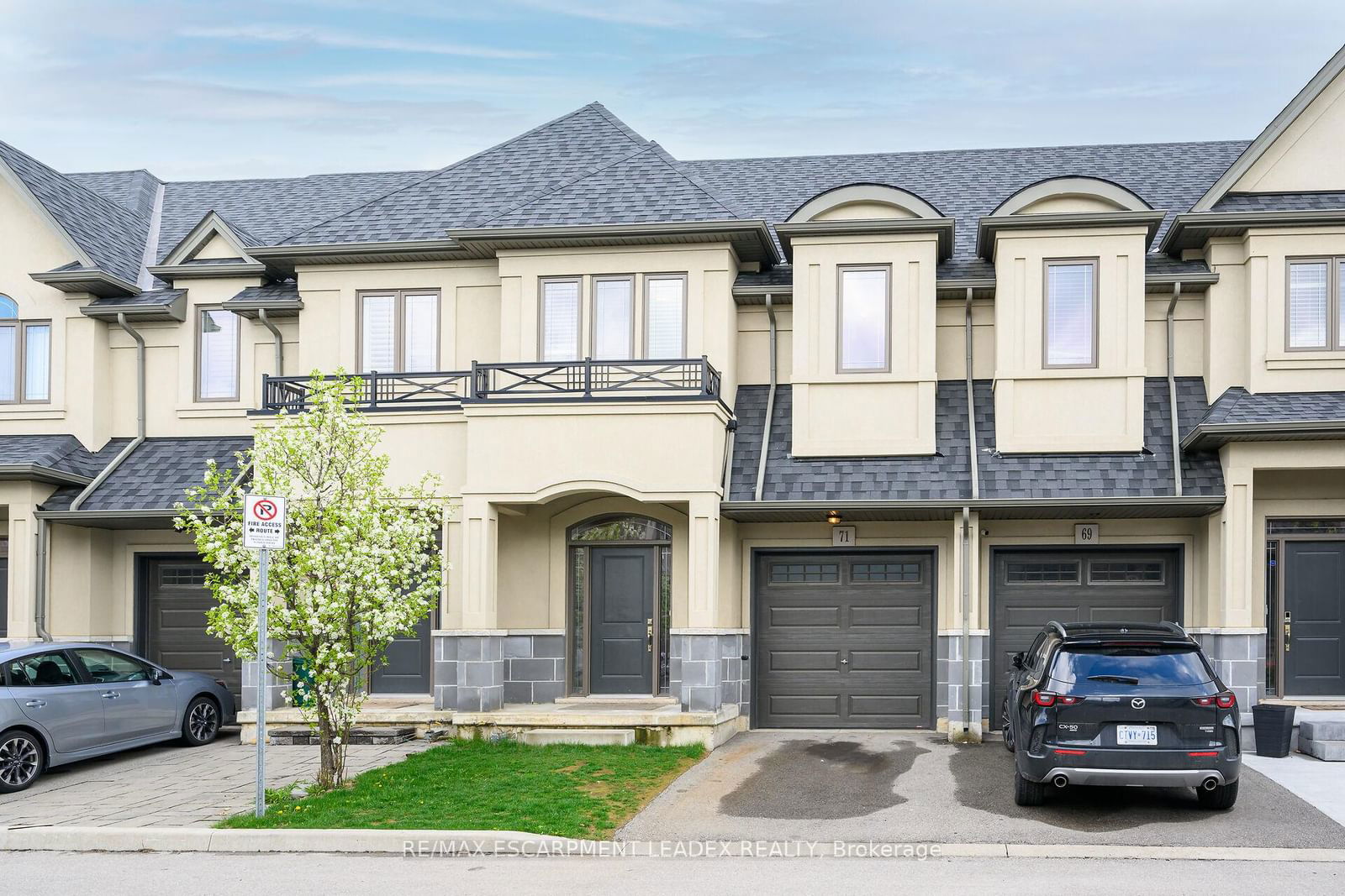 Townhouse for sale at 71 Sonoma Valley Crescent, Hamilton, Mewburn, L9B 0J3 - MLS: X11989299