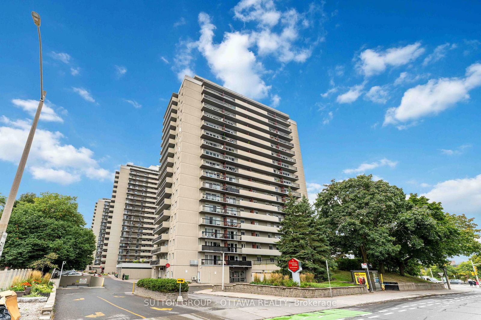 Condo for lease at 1006-158A McArthur Avenue, Ottawa, Vanier, K1L 7E7 - MLS: X11989620