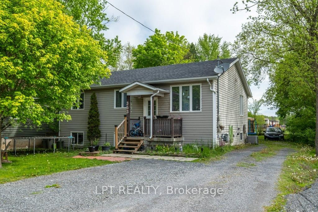 Detached House for sale at 353 Charles Street, Gananoque, 821 - Gananoque, K7G 1V6 - MLS: X11989728