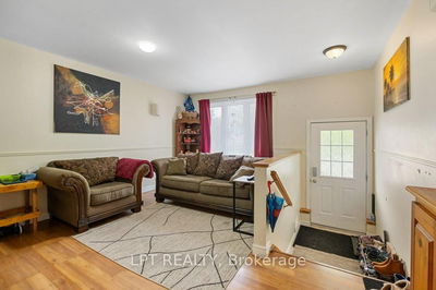 353 Charles St, Gananoque - Gananoque image-0-3