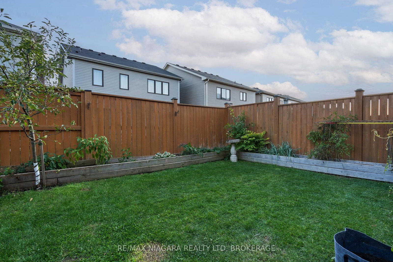 Listing Image 18