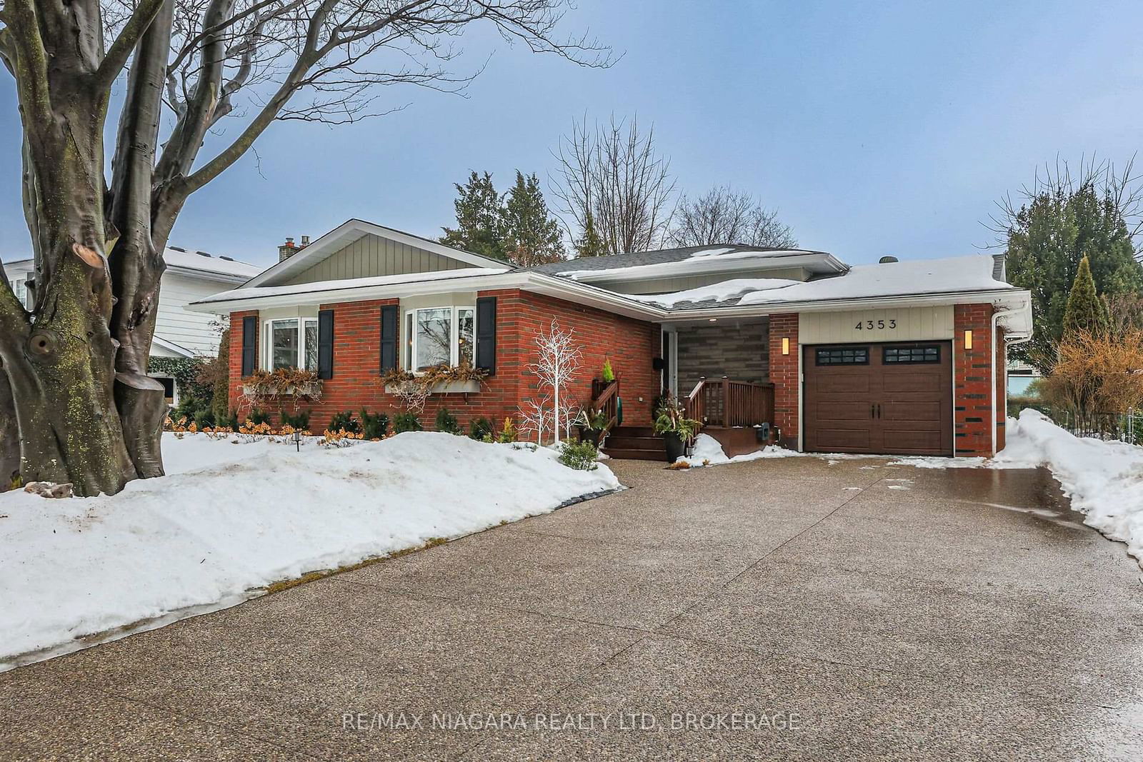 Detached House for sale at 4353 Pettit Avenue, Niagara Falls, 212 - Morrison, L2E 6K9 - MLS: X11989766