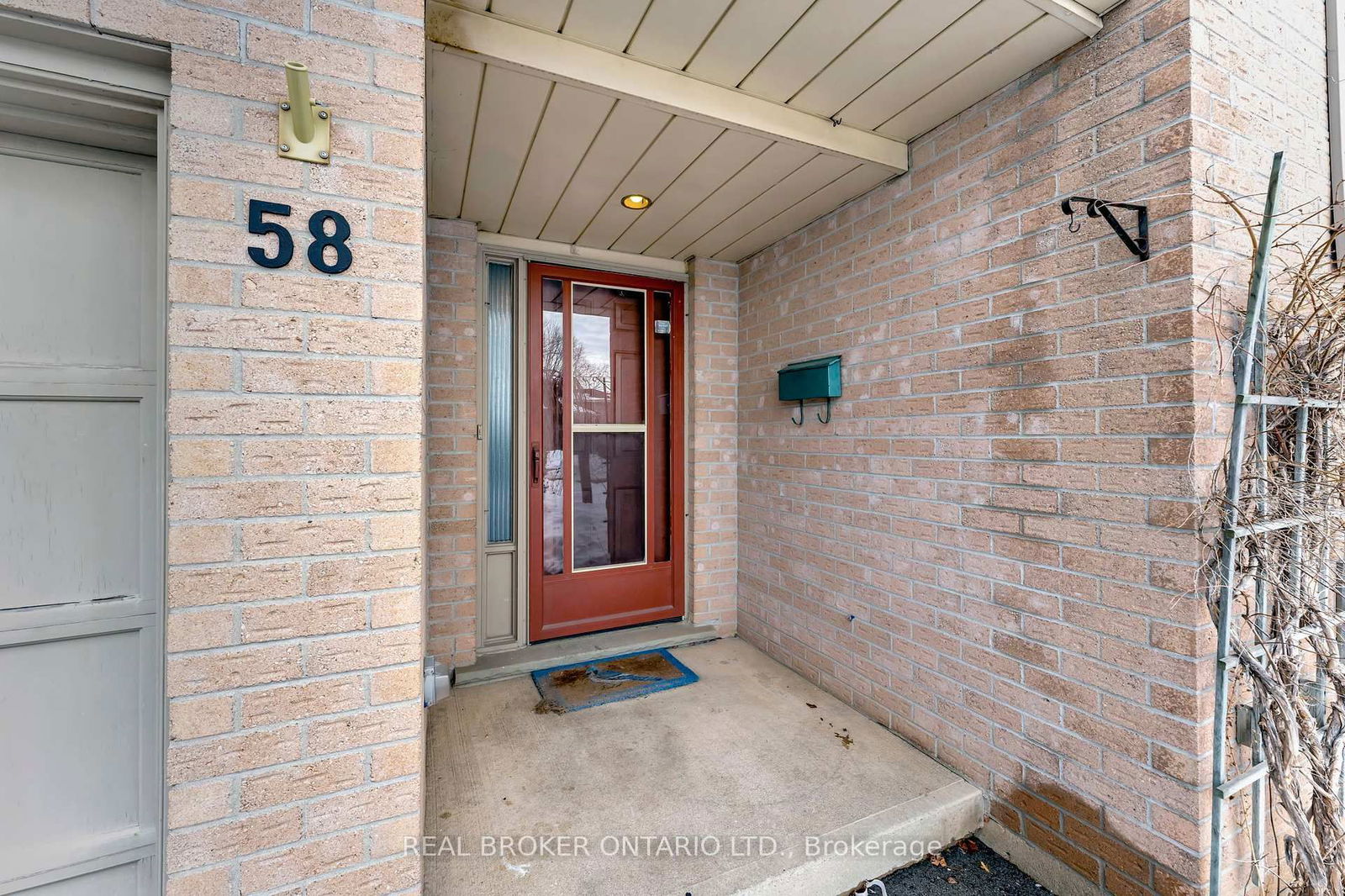 Detached House sold at 58 Hobart Crescent, Brantford, N3P 1V7 - MLS: X11989830