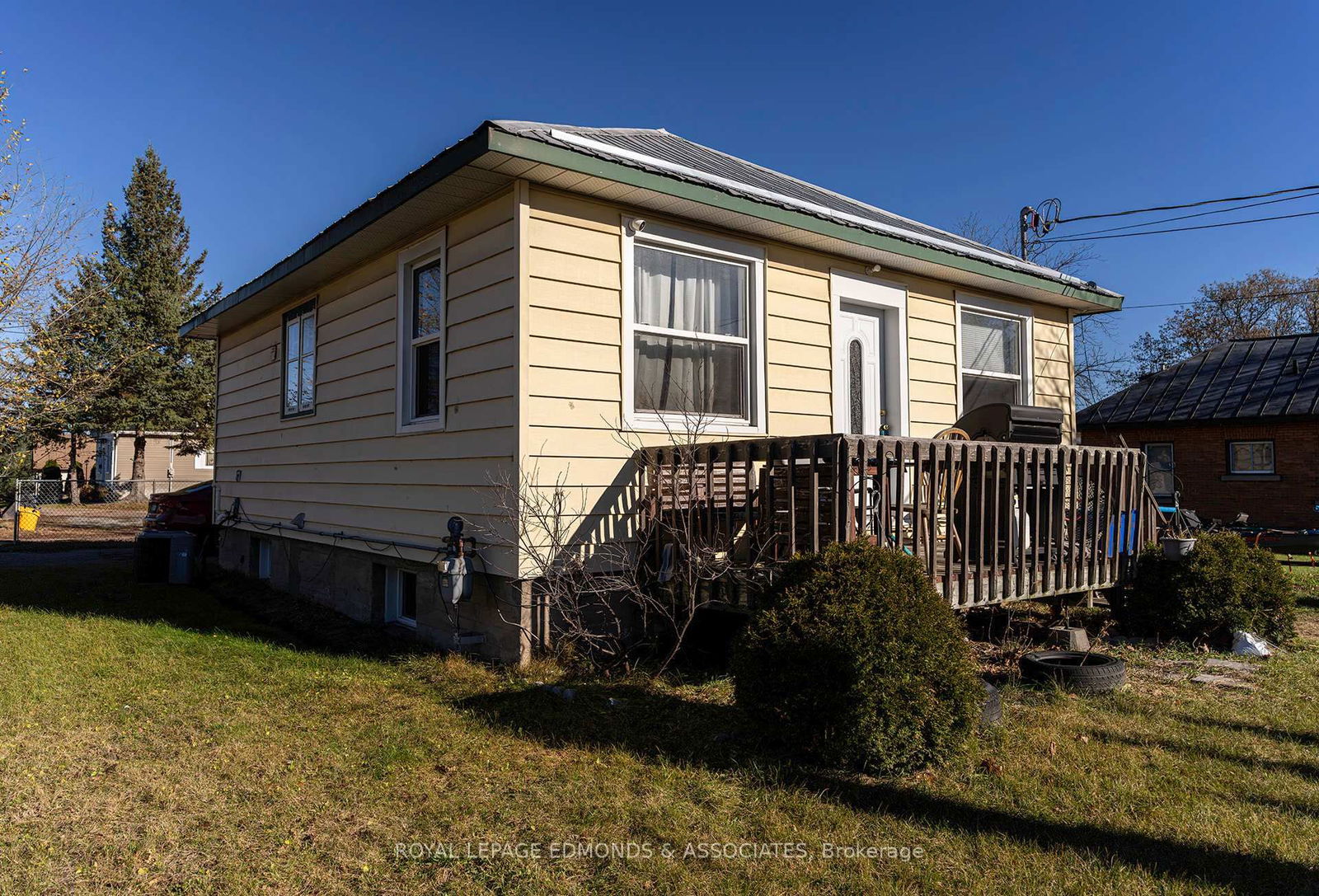 Building at 671 Gordon Street, Pembroke, 530 - Pembroke