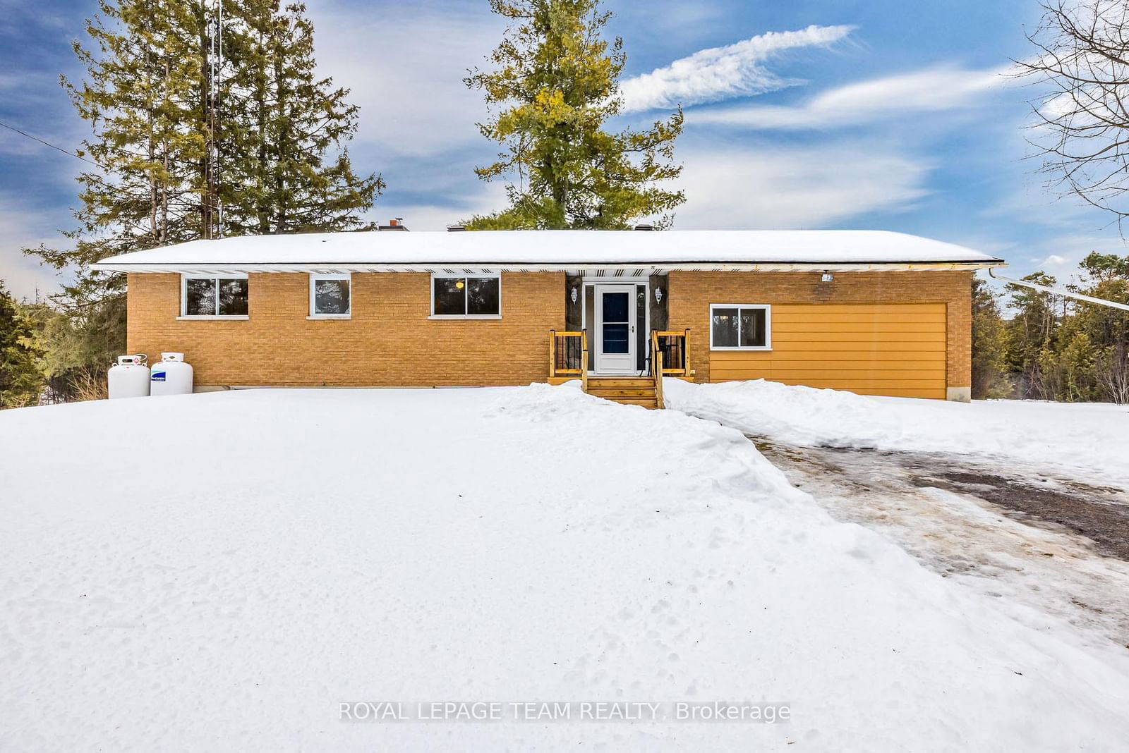 Detached House for sale at 7069 Gallagher Road, Manotick - Kars - Rideau Twp and Area, 8008 - Rideau Twp S of Reg Rd 6 W of Mccordick Rd., K0A 2T0 - MLS: X11990628