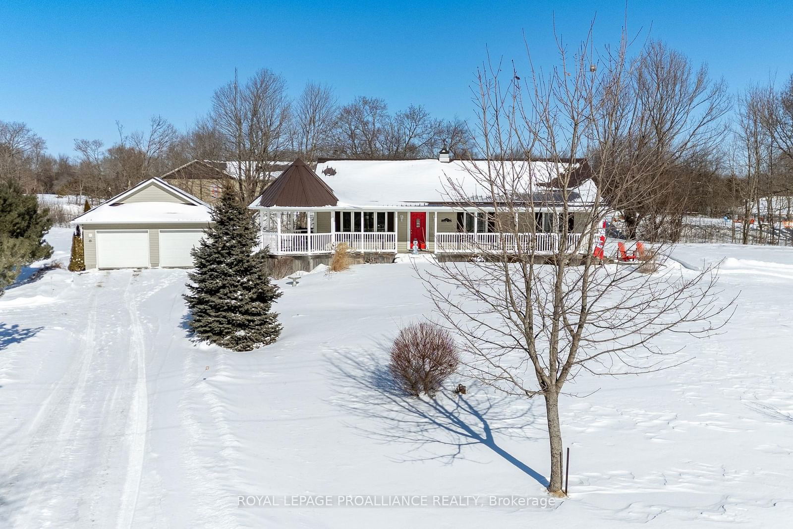 Building at 28 Huyck's Point Road, Prince Edward County, Wellington