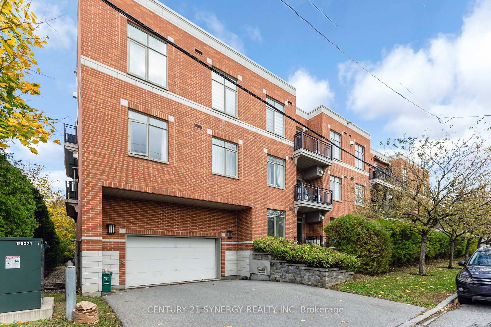 Condo sold at 311-950 Marguerite Avenue, Ottawa, Overbrook, K1K 3T8 - MLS: X11990737