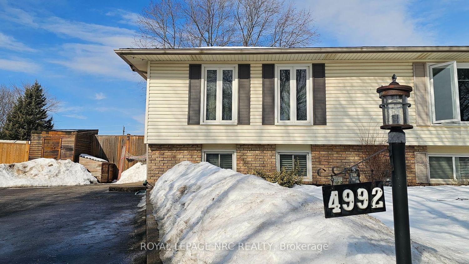 Semi-Detached House for sale at 4992 Gage Court, Niagara Falls, 212 - Morrison, L2E 7B5 - MLS: X11991080