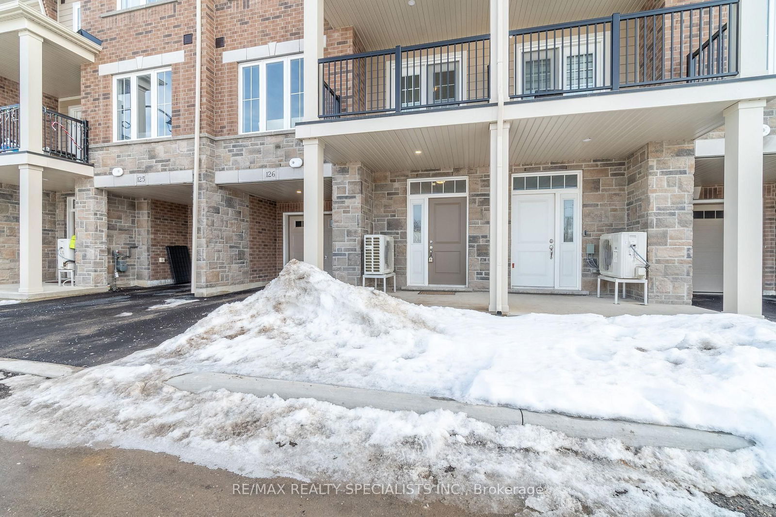 Townhouse for sale at 126-677 Park Road, Brantford, N3R 0A2 - MLS: X11991439