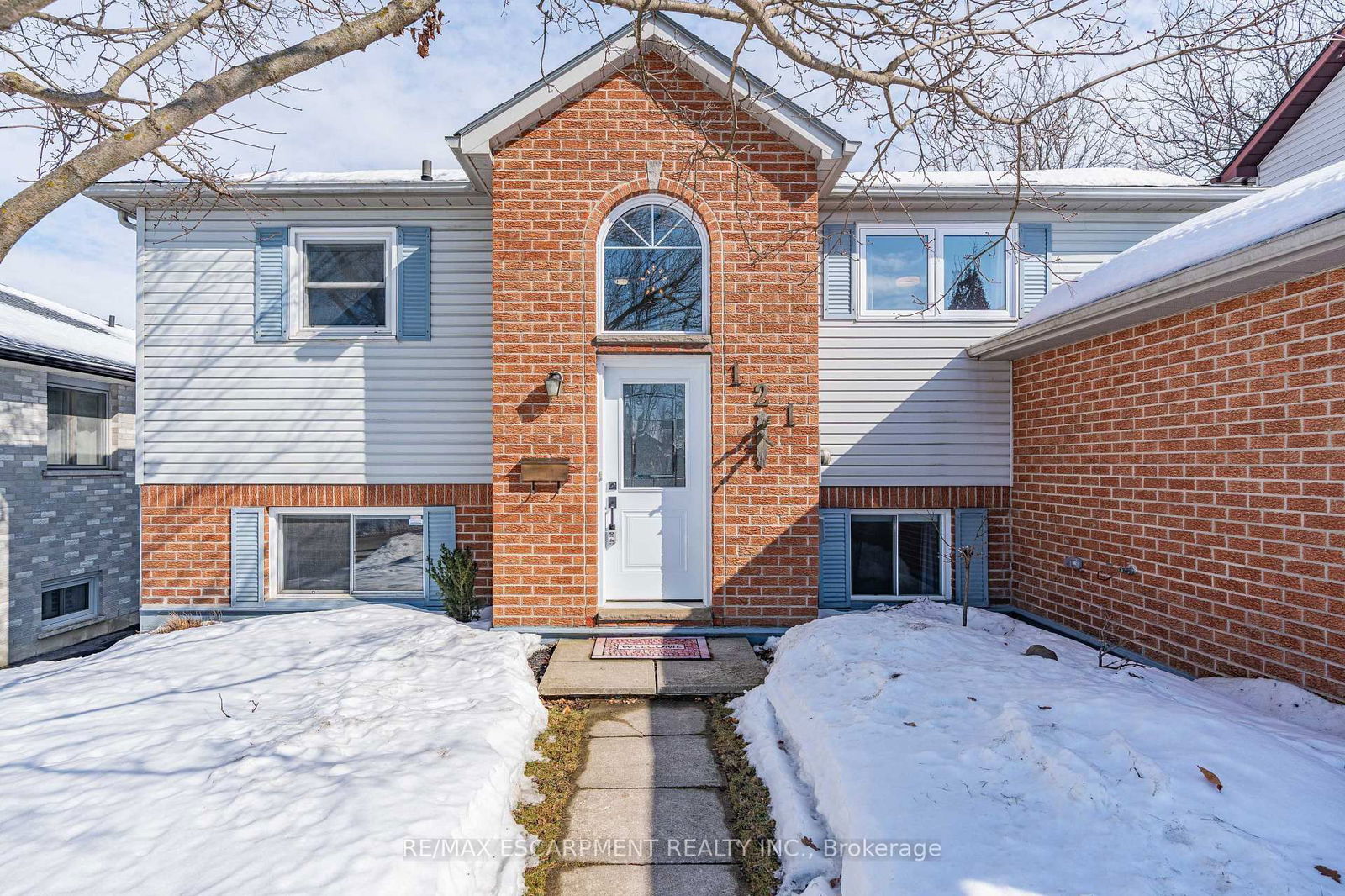 Detached House sold at 121 Anderson Street, Woodstock, South, N4S 8Z6 - MLS: X11991707