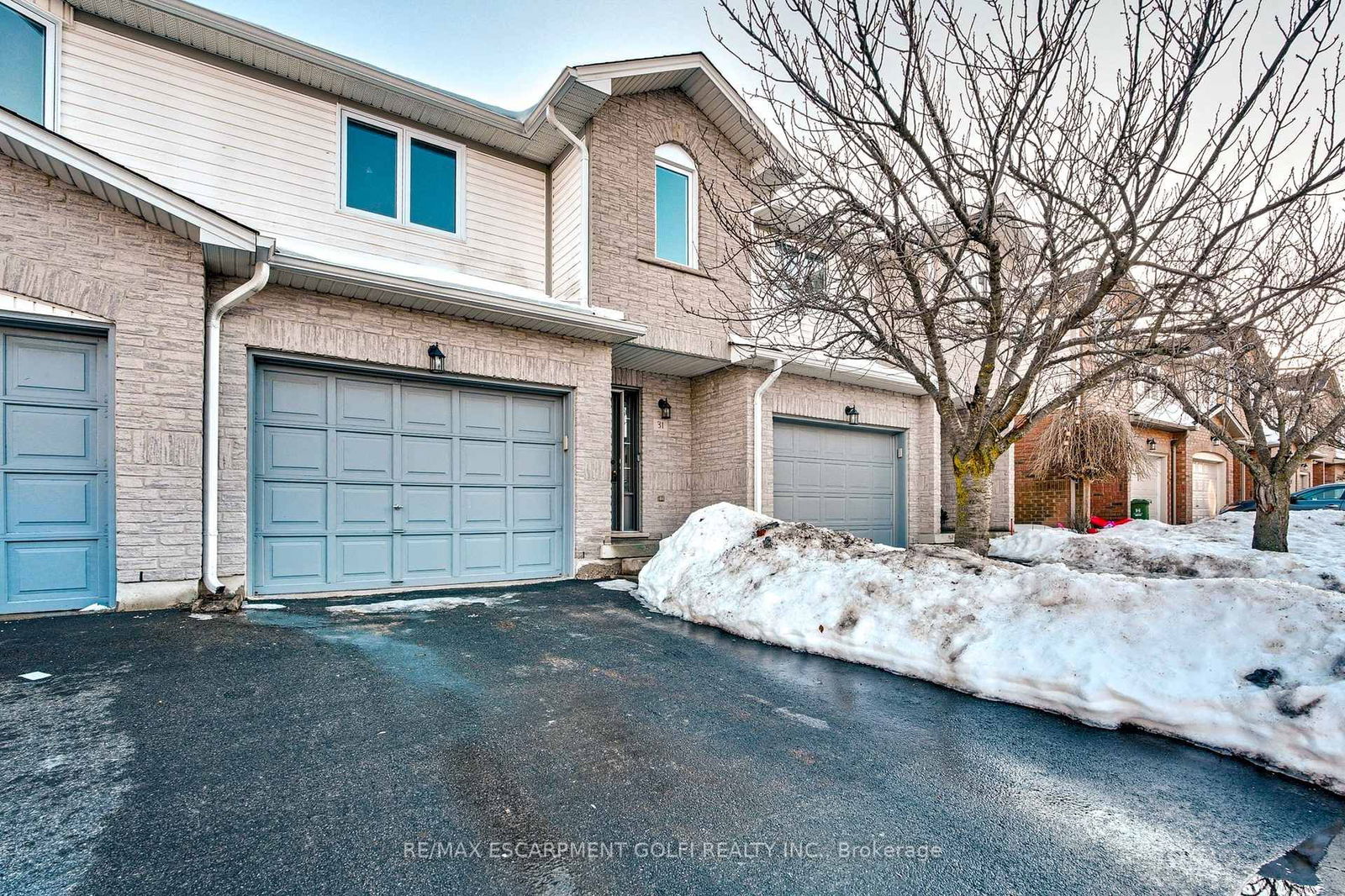 Townhouse for sale at 31-800 Paramount Drive, Hamilton, Stoney Creek, L8J 3V7 - MLS: X11991745