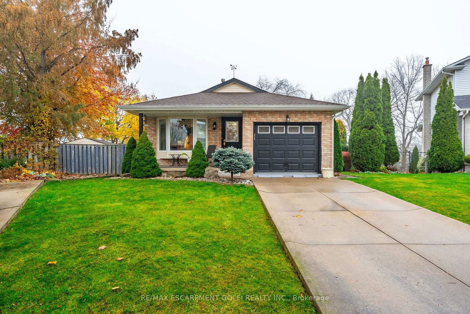 Detached House for sale at 46 Vesper Court, Hamilton, Stoney Creek Mountain, L8J 2B5 - MLS: X11991768