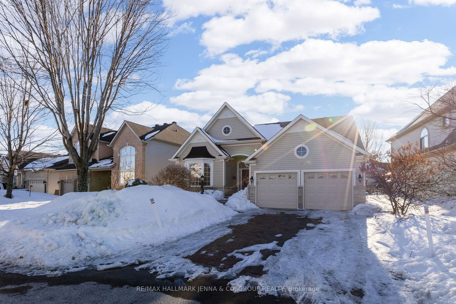 Detached House for sale at 253 Castlegarth Crescent, Barrhaven, 7708 - Barrhaven - Stonebridge, K2J 5N6 - MLS: X11991887