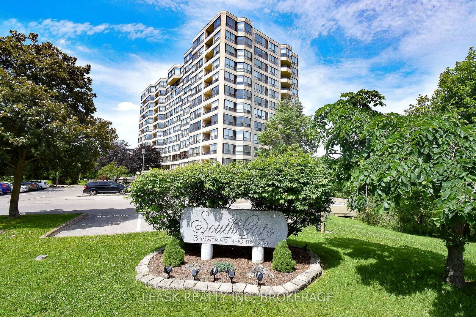 Building at 3 TOWERING HEIGHTS Boulevard, St. Catharines, 461 - Glendale/Glenridge