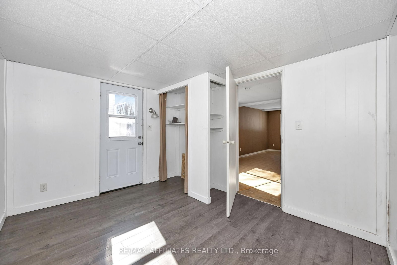 Listing Image 17