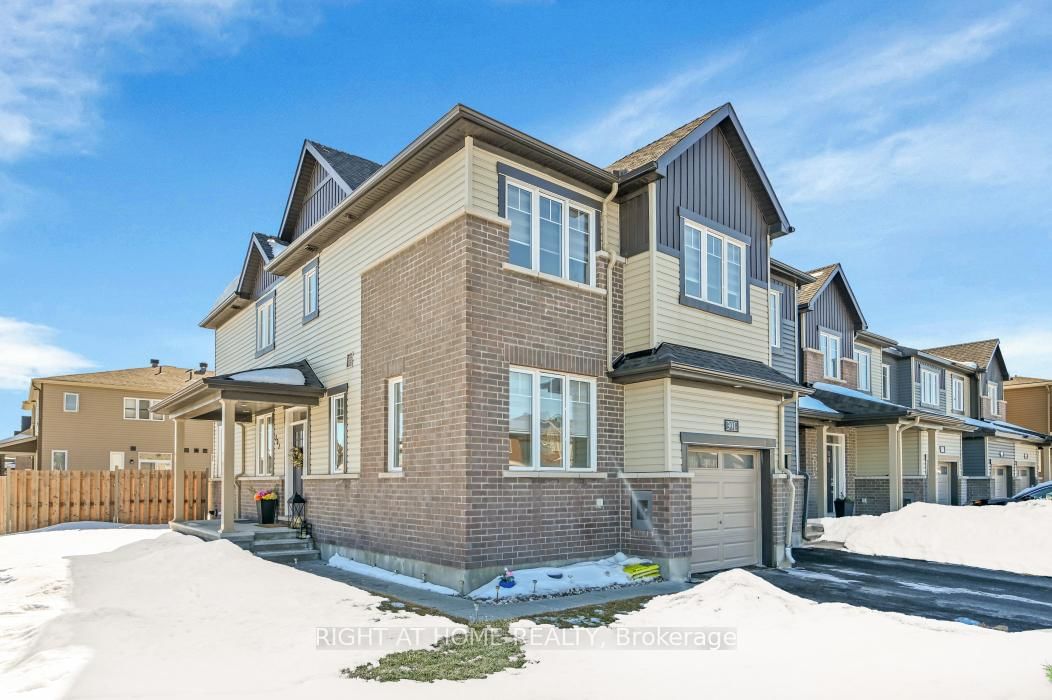 Townhouse sold at 301 Guppy Grve, Orleans - Cumberland and Area, 1117 - Avalon West, K4A 5G8 - MLS: X11992305