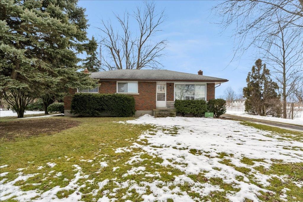 Detached House sold at 1740 Third Avenue, St. Catharines, Rural Fourth, L2R 6P9 - MLS: X11992359