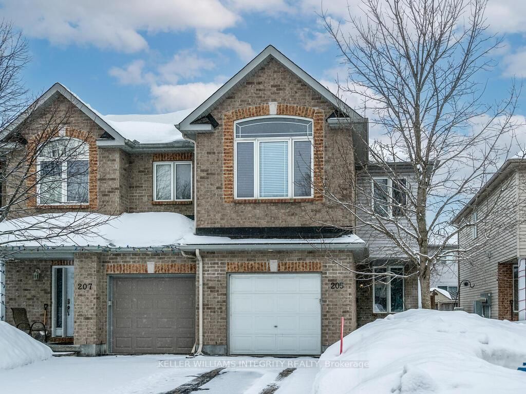 Townhouse sold at 205 Talltree Crescent, Ottawa, Stittsville (Central), K2S 0A9 - MLS: X11992366