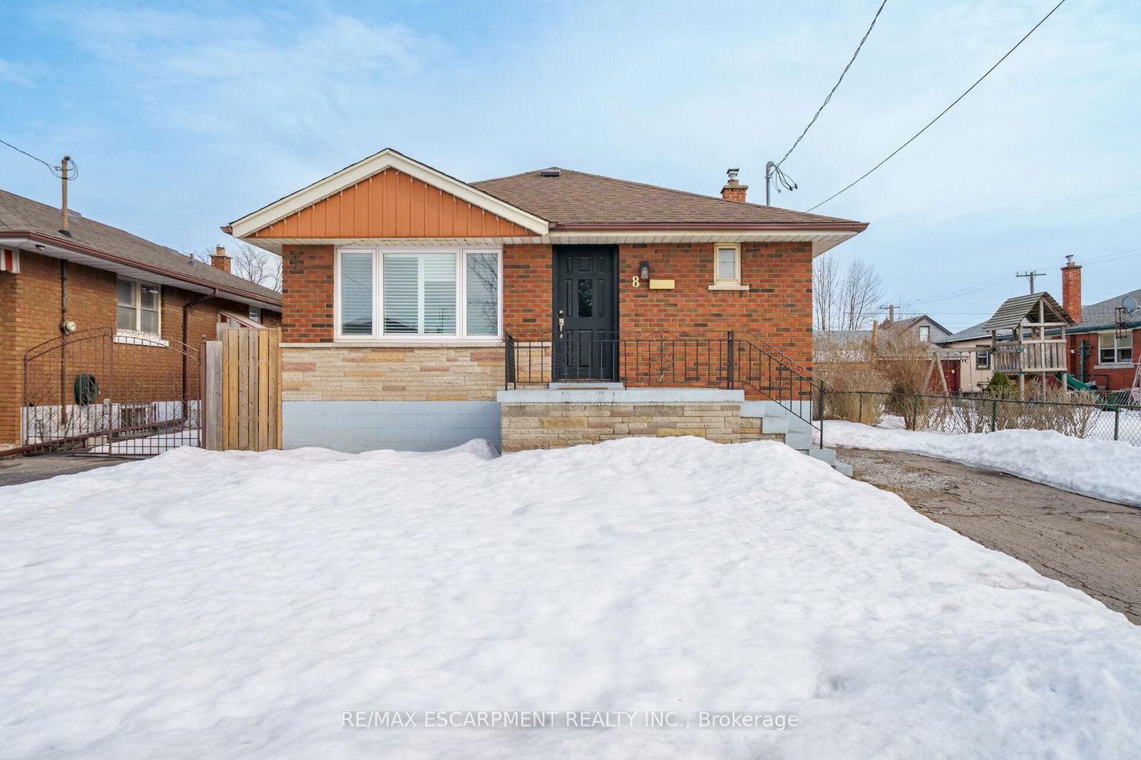 Detached House for sale at 8 SHYNAL Avenue, Hamilton, Parkview, L8H 6K1 - MLS: X11992439