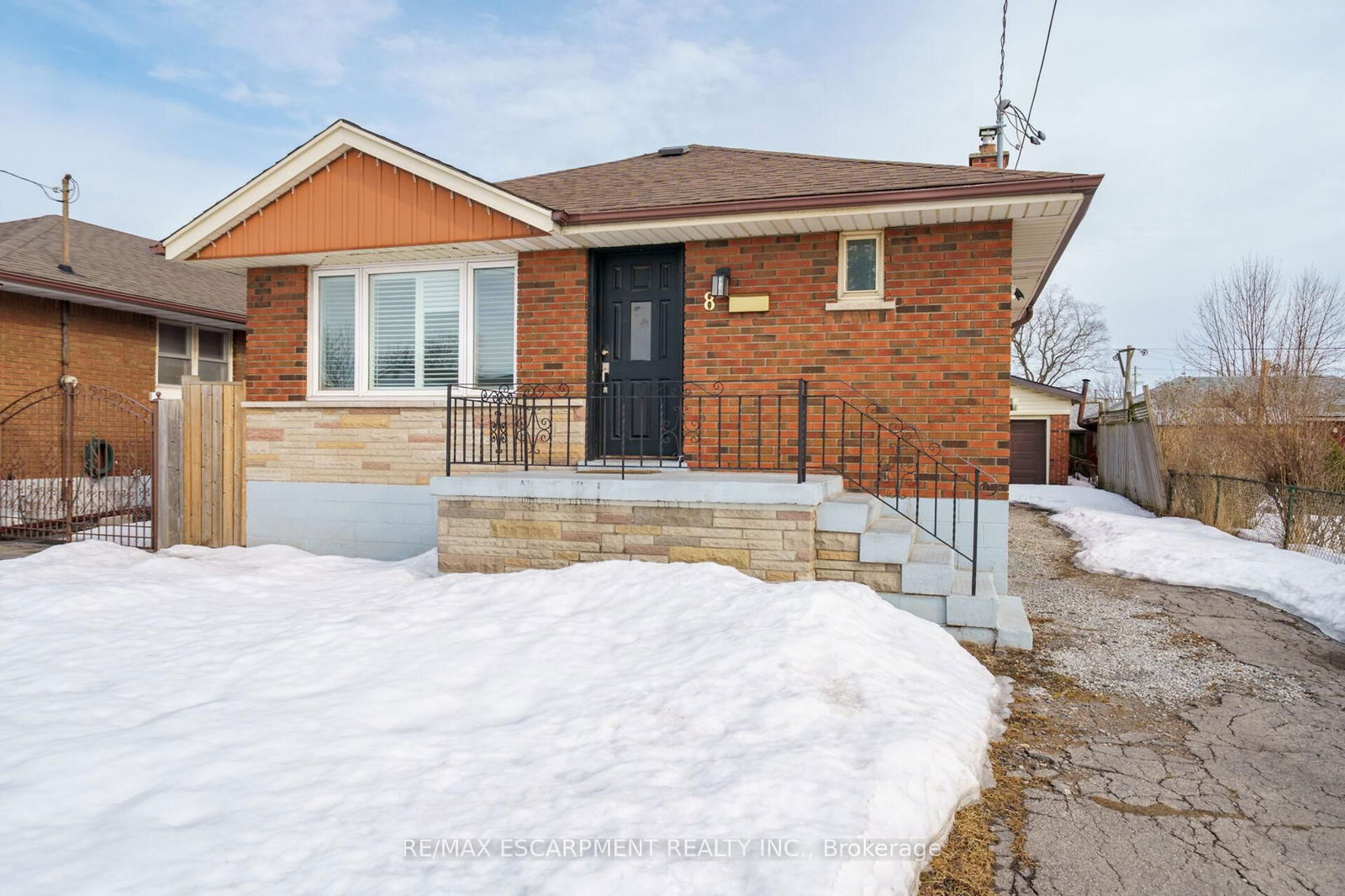 Detached House for sale at 8 SHYNAL Avenue, Hamilton, Parkview, L8H 6K1 - MLS: X11992439