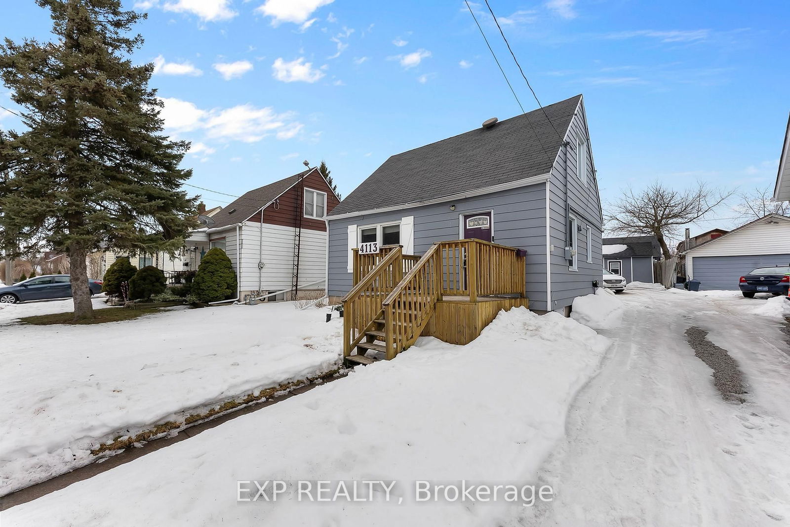 Detached House sold at 4113 Martin Avenue, Niagara Falls, Downtown, L2E 3K8 - MLS: X11992700