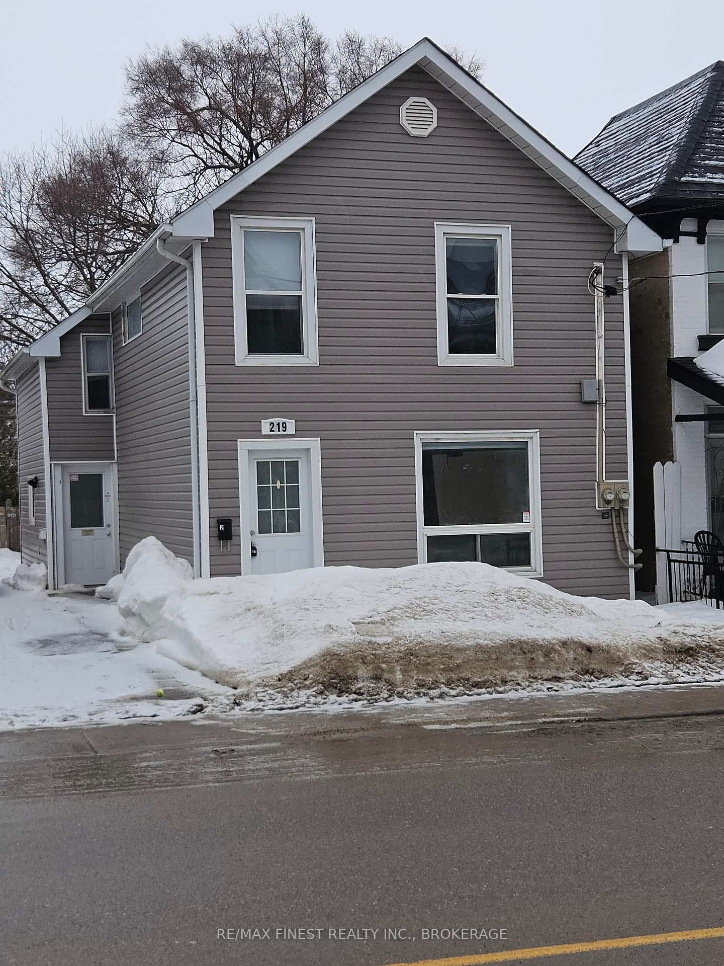 Building at 219 Montreal Street, Kingston, East of Sir John A. Blvd