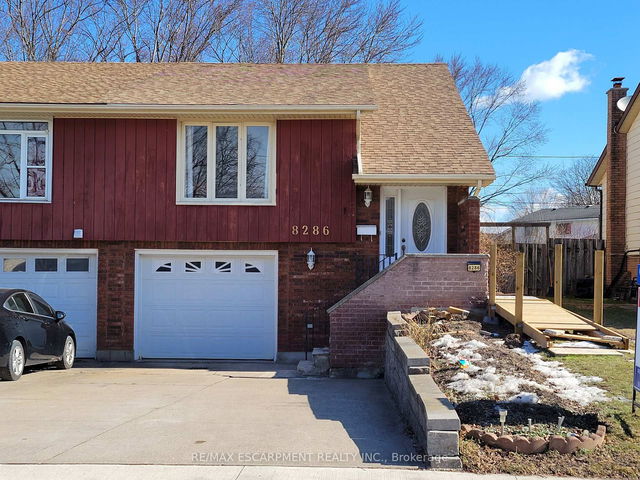 8286 Mundare Crescent