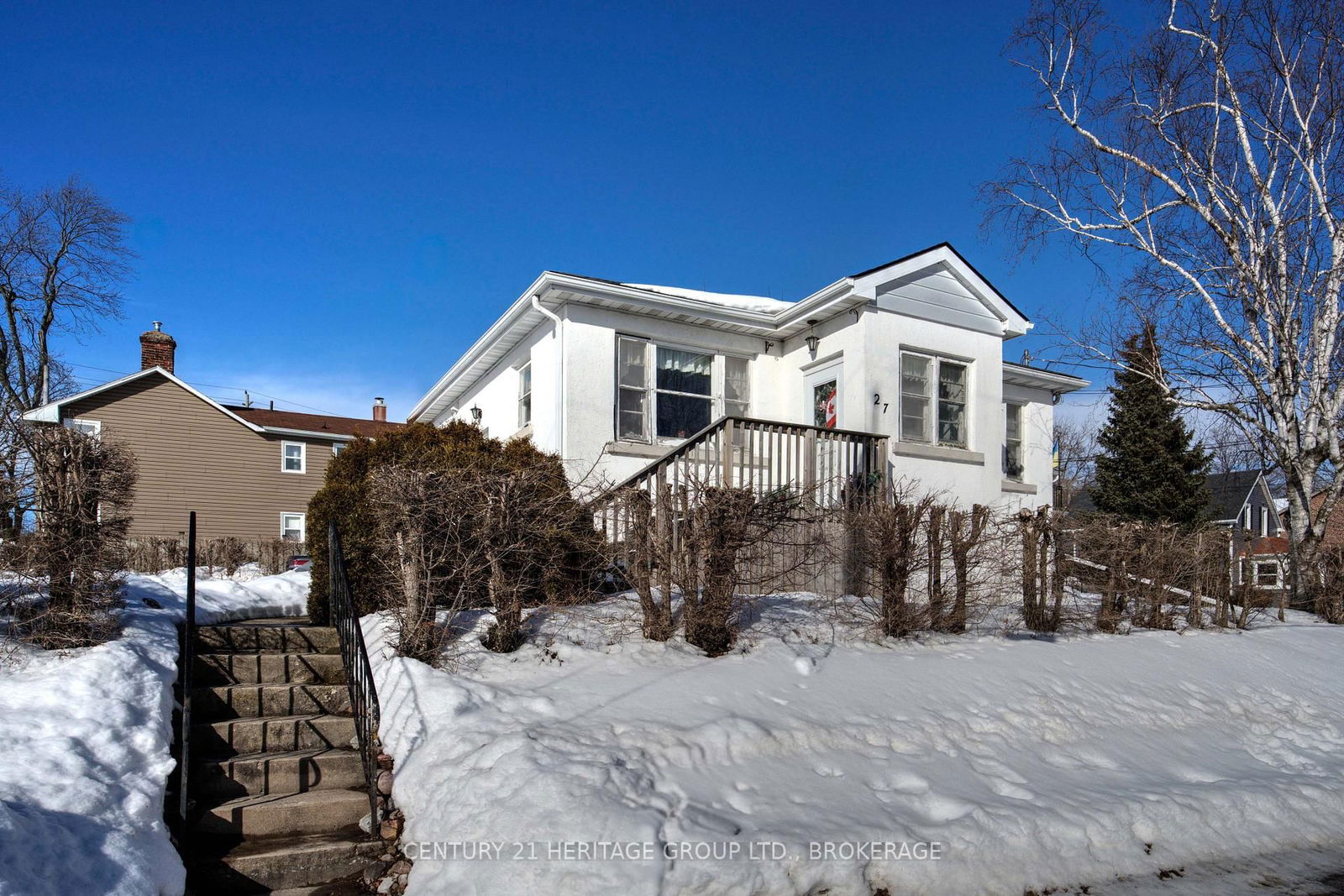 Detached House sold at 27 Kennedy Street, Kingston, K7M 2G8 - MLS: X11992837