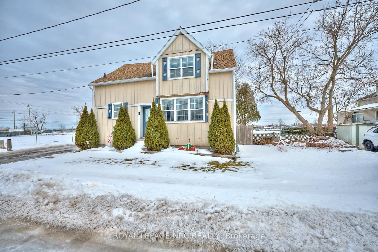 Detached House for sale at 9 Waterloo Street, Fort Erie, 332 - Central, L2A 3J6 - MLS: X11992913