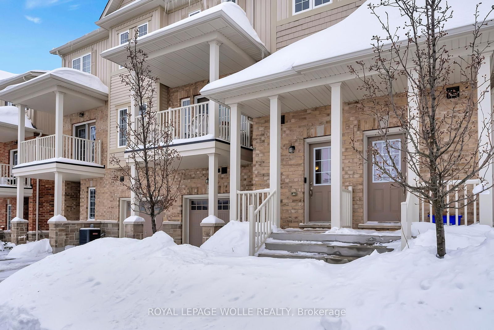 Townhouse sold at 13 Dewberry Drive, Kitchener, N2B 0A9 - MLS: X11993107