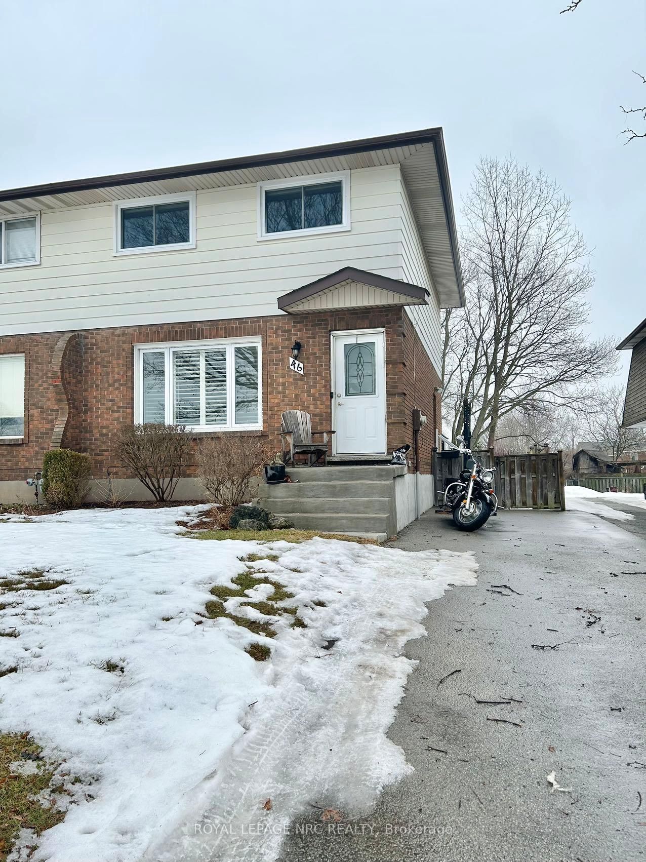 Semi-Detached House for sale at 46 Centennial Drive, Welland, 767 - N. Welland, L3C 2M4 - MLS: X11993341