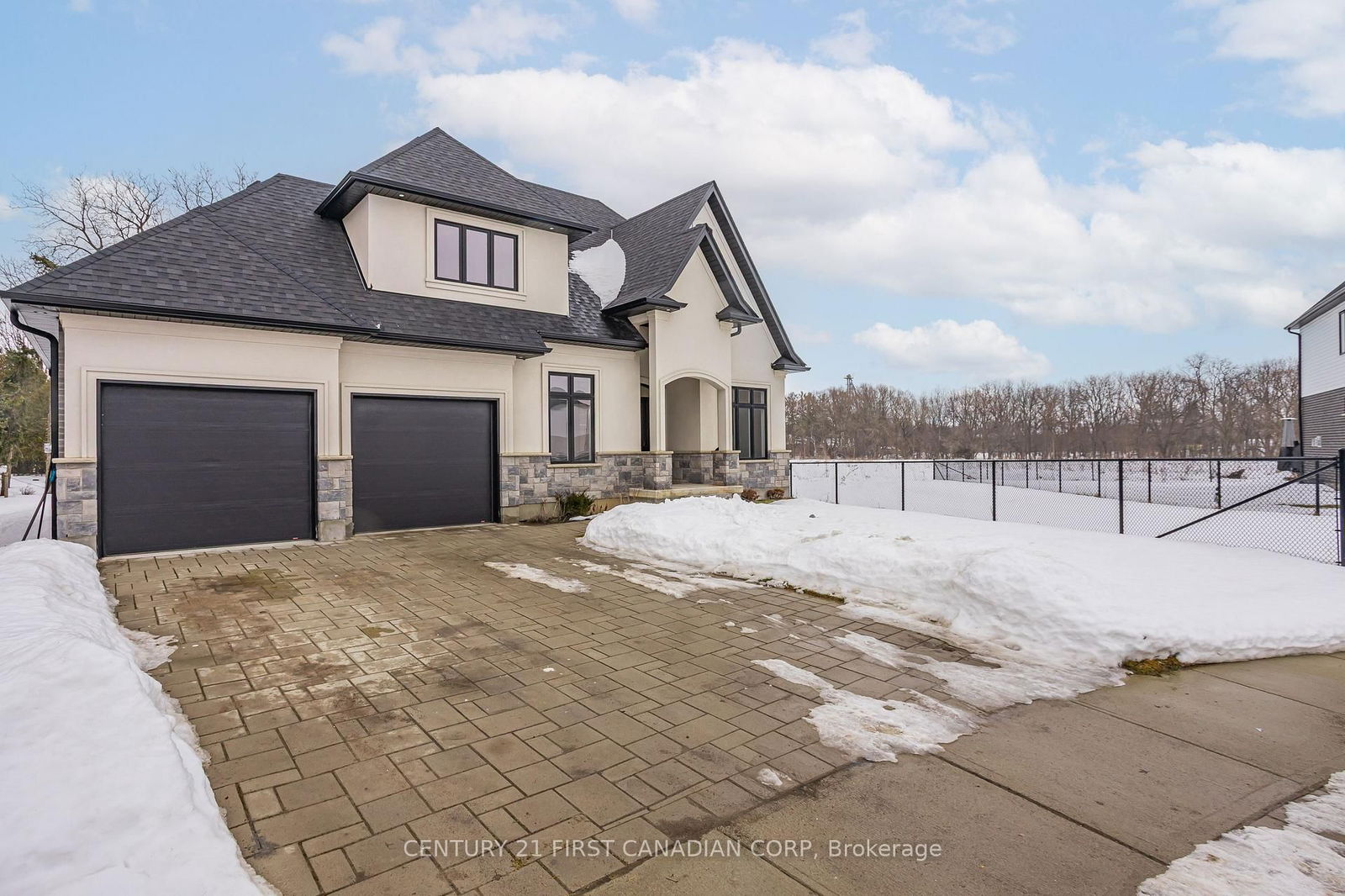 Detached House for sale at 105 Aspen Circle, Thames Centre, Thorndale, N0M 2P0 - MLS: X11993656