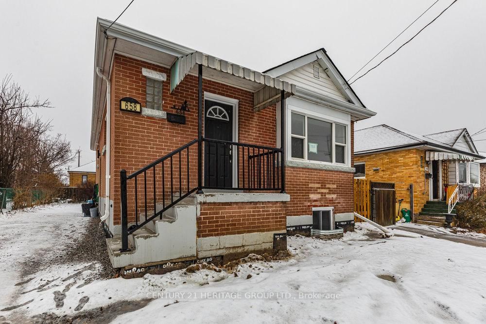 Detached House for lease at 2-658 Upper Sherman Avenue, Hamilton, Burkholme, L8V 3M5 - MLS: X11993764