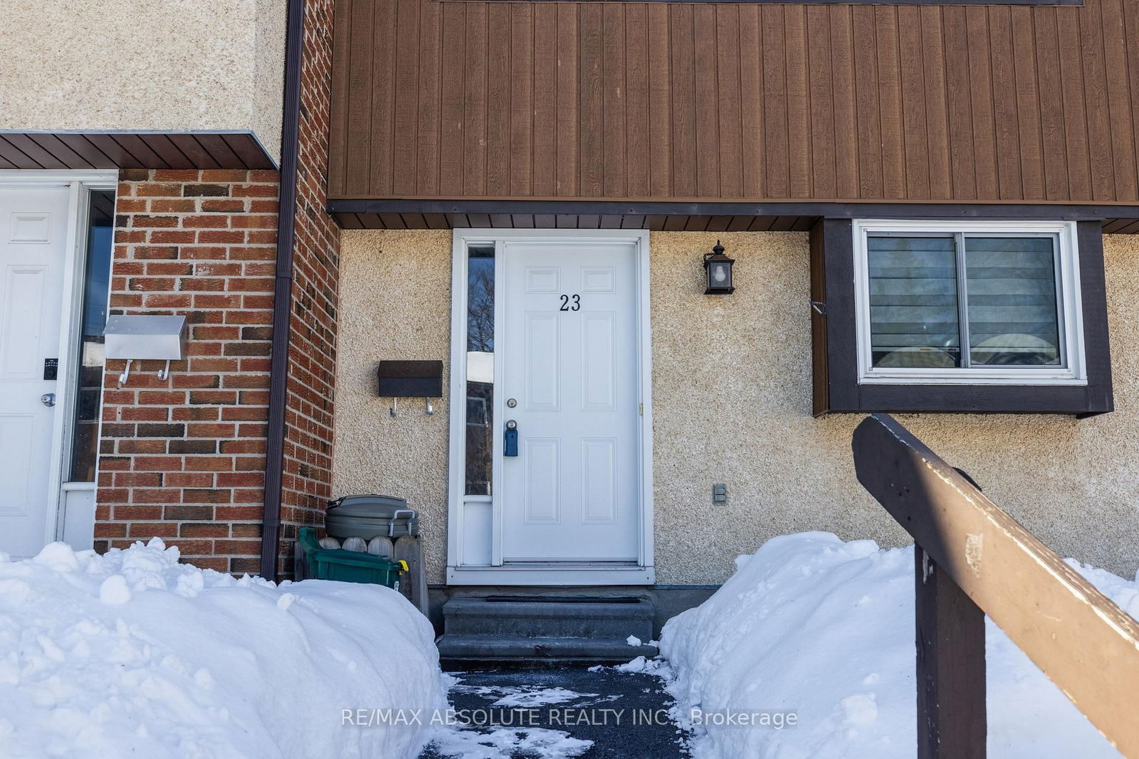 Townhouse sold at 23 Bering Court, Ottawa, Kanata - Katimavik, K2L 2B8 - MLS: X11993813