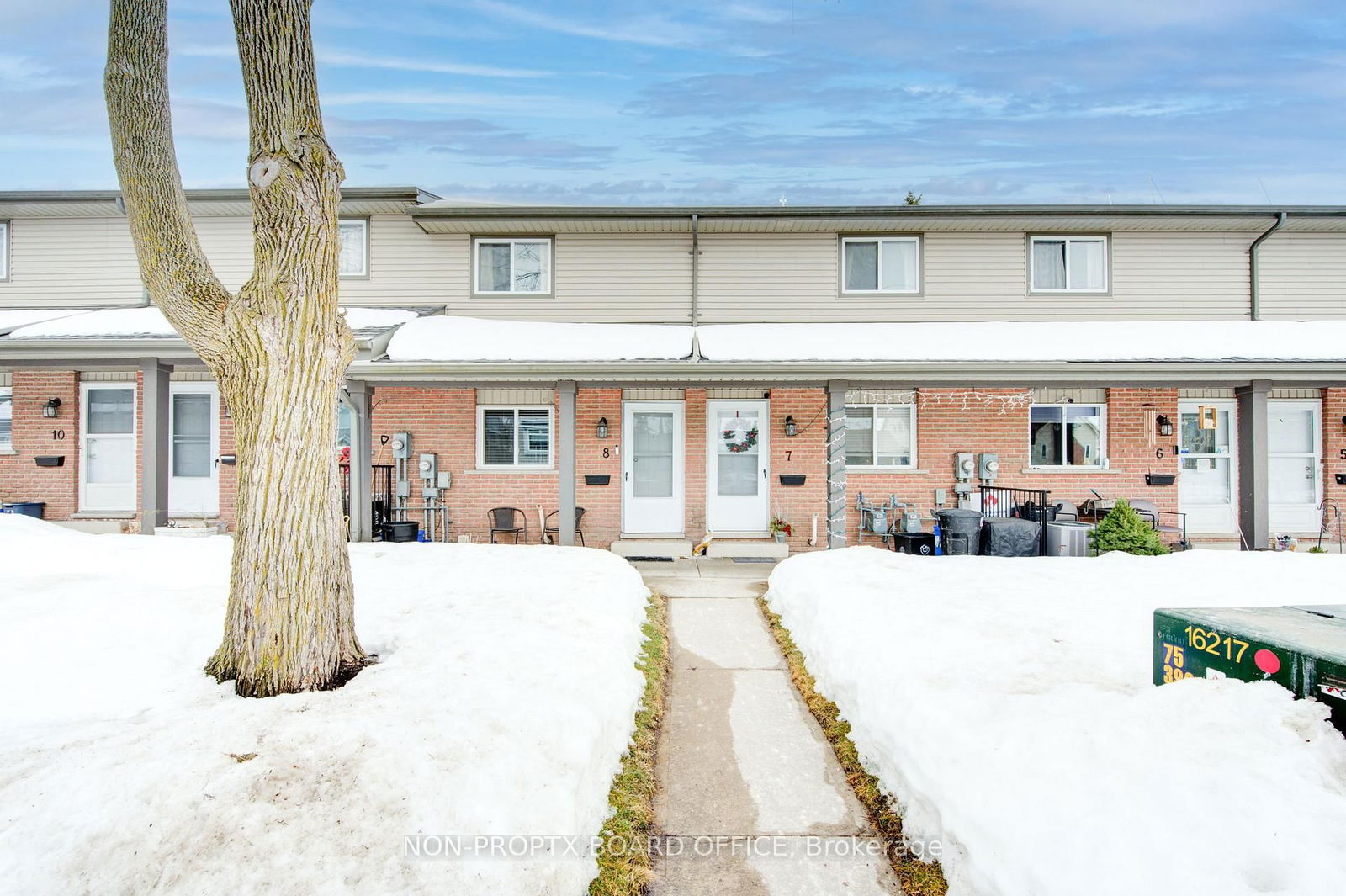 Townhouse for sale at 8-900 James Street, Woodstock, Woodstock - South, N4S 1S4 - MLS: X11993932