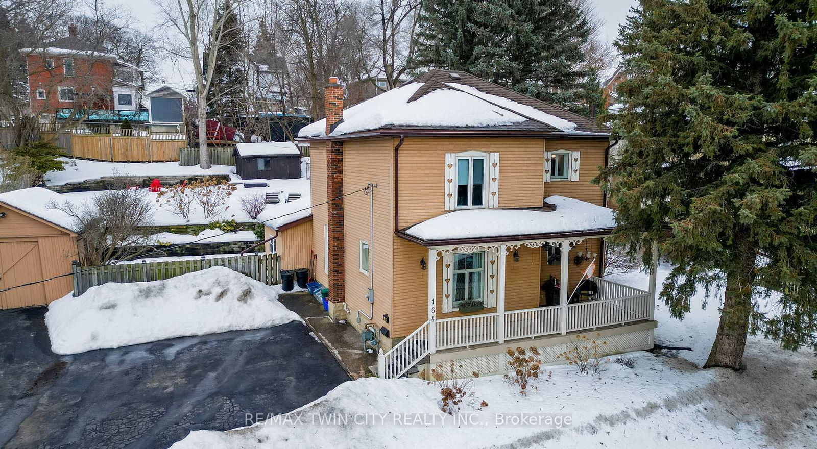 Detached House for sale at 164 Queen Street, Cambridge, N3C 2B2 - MLS: X11993962