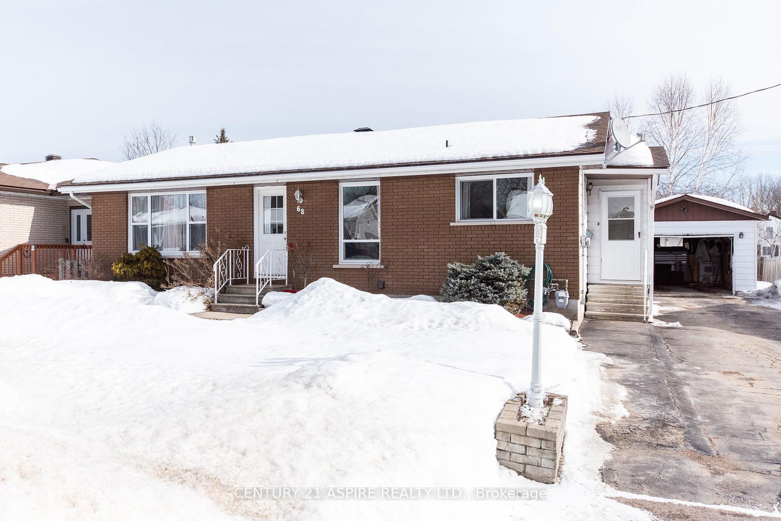 Detached House sold at 68 Selkirk Street, Petawawa, 520 - Petawawa, K8H 1P4 - MLS: X11994058