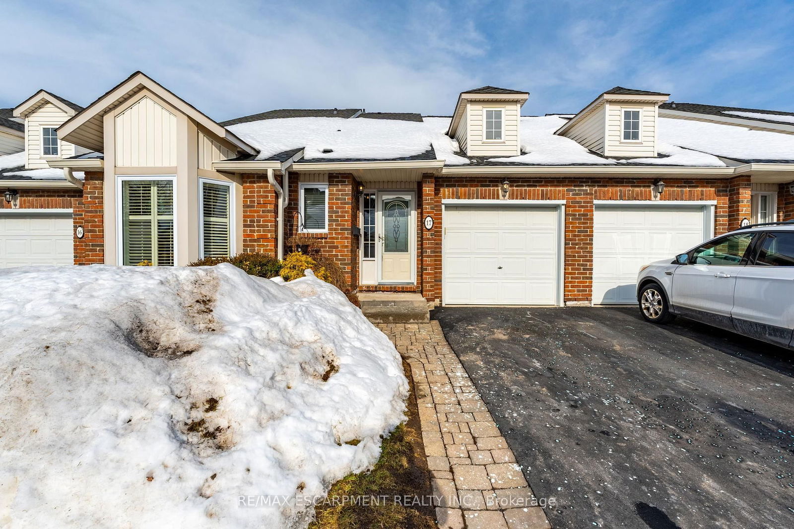 Townhouse for sale at 17-222 Fellowes Crescent, Hamilton, Waterdown, L8B 0R1 - MLS: X11994095