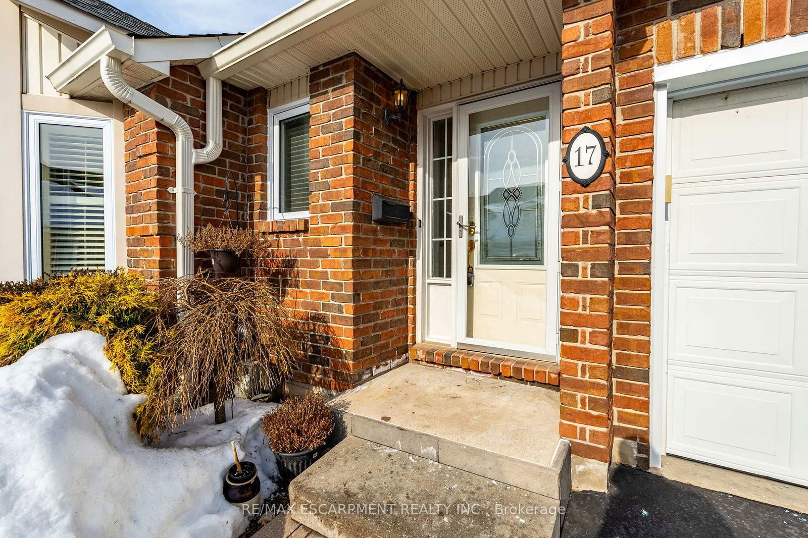 Townhouse for sale at 17-222 Fellowes Crescent, Hamilton, Waterdown, L8B 0R1 - MLS: X11994095