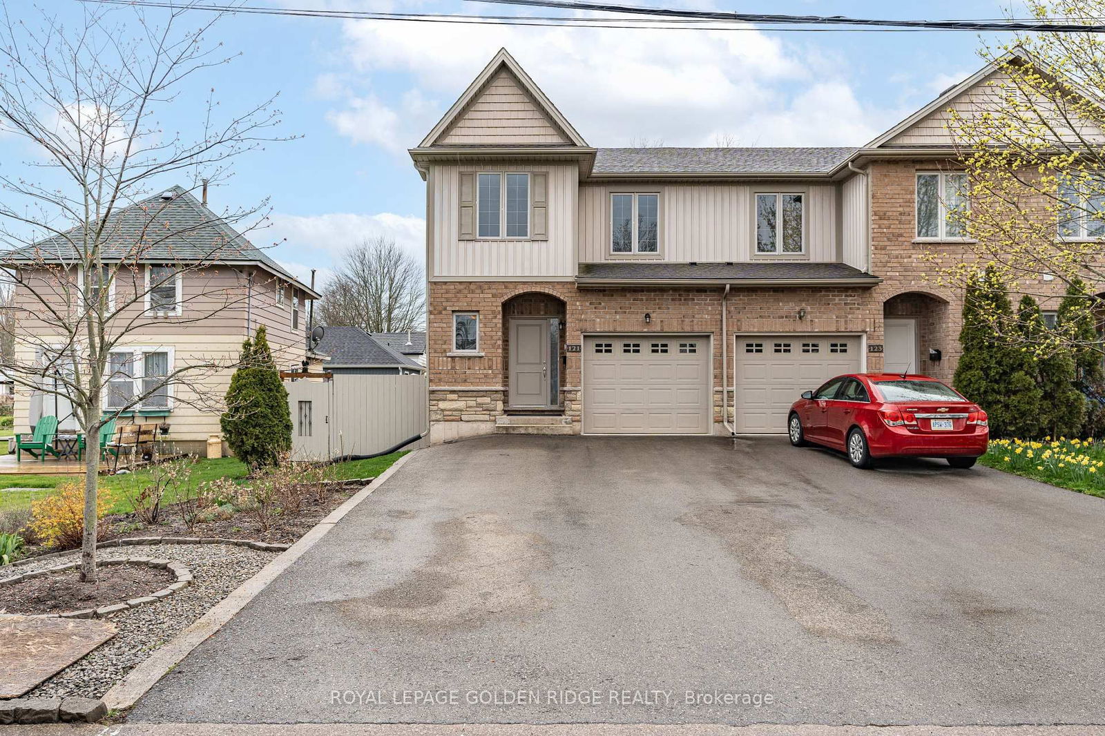 Townhouse for sale at 121 Albert Street, Fort Erie, L2A 5L3 - MLS: X11994145