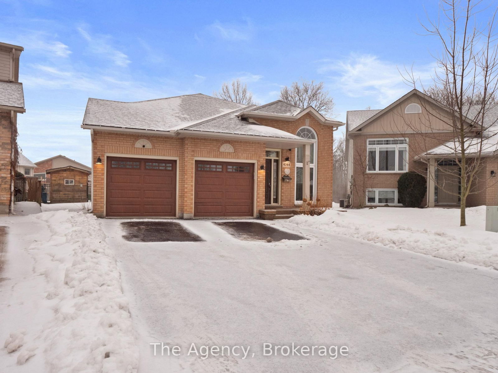 Building at 4344 Southerland Court, Niagara Falls, Lyons Creek